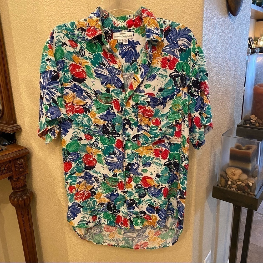 Vintage GUESS Colorful Floral Buttoned Short Sleeve Top Size Medium-Made in USA